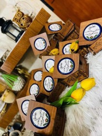 صندوق خشب مع خزف