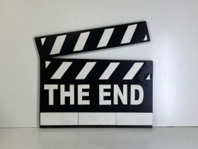لافتة The End